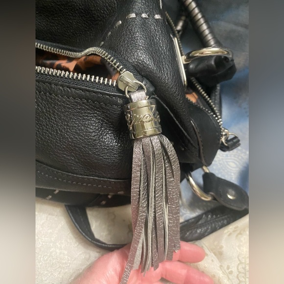 B Makowsky all leather black with silver tassel bag - Picture 6 of 7